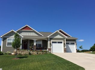 4227 Apple Tree Ln, Traverse City, MI 49685