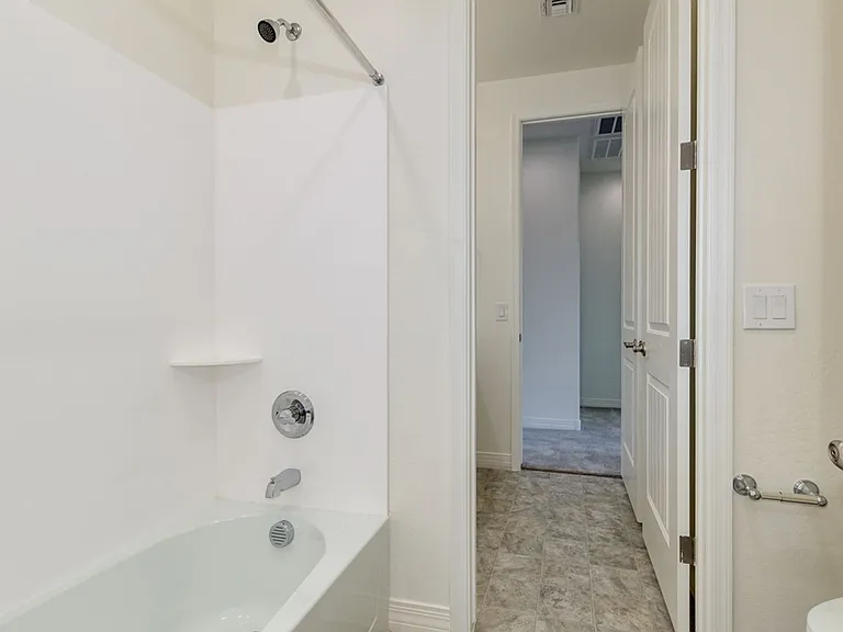 1674 N Hester Trl — Photo 29