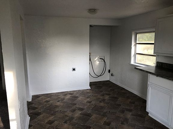 3rd image of 1106 County Road 1530