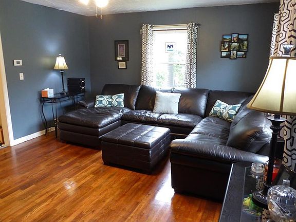 4th image of 12087 Bardwell Dr
