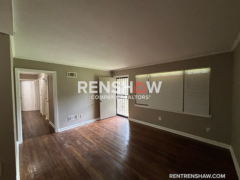 4 bed, 2.0 bath, 2000 sqft, $1,125 — Photo 3