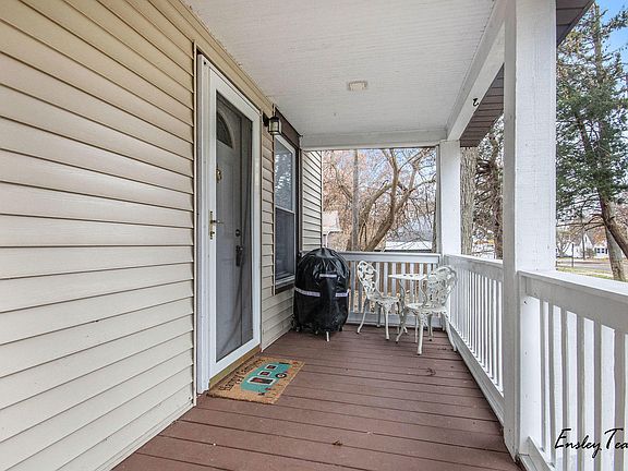 4th image of 218 Graceland St NE