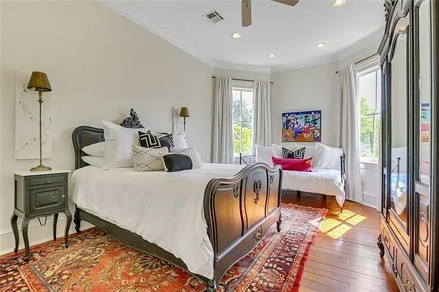 4200 Saint Charles Ave — Photo 12