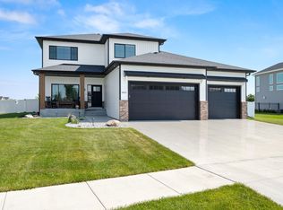6012 31st St S, Fargo, ND 58104