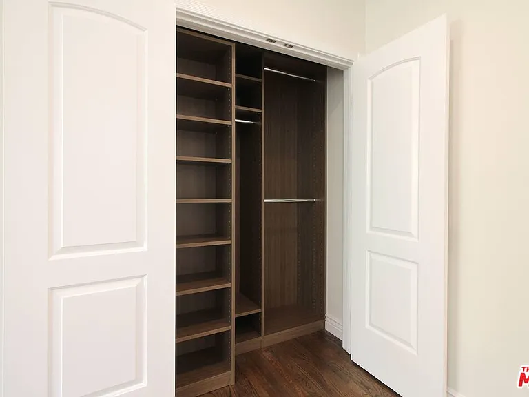 442 S Roxbury Dr #A — Photo 22