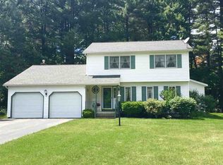 11 Cranberry Ln, Clifton Park, NY 12065