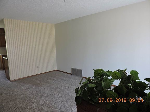 2nd image of 7202 NW Compass Dr