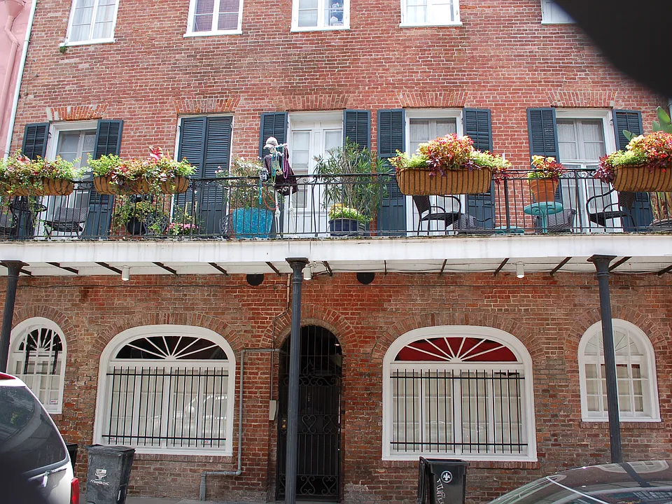 514 Madison St #8