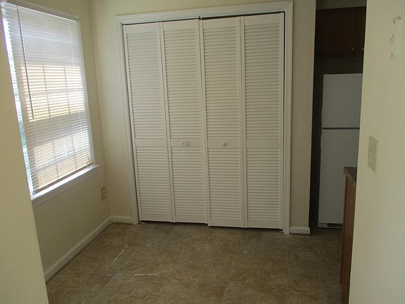 Eat in Dining area; full size washer and dryer hookups
