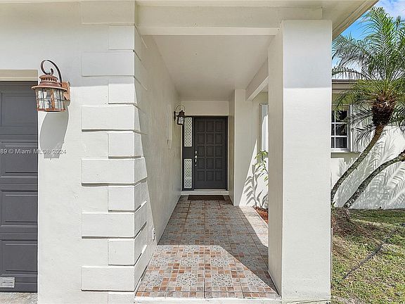 2nd image of 9011 Bermuda Dr