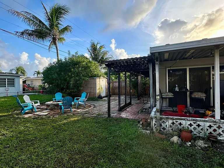 7000 SW 11th St — Photo 55