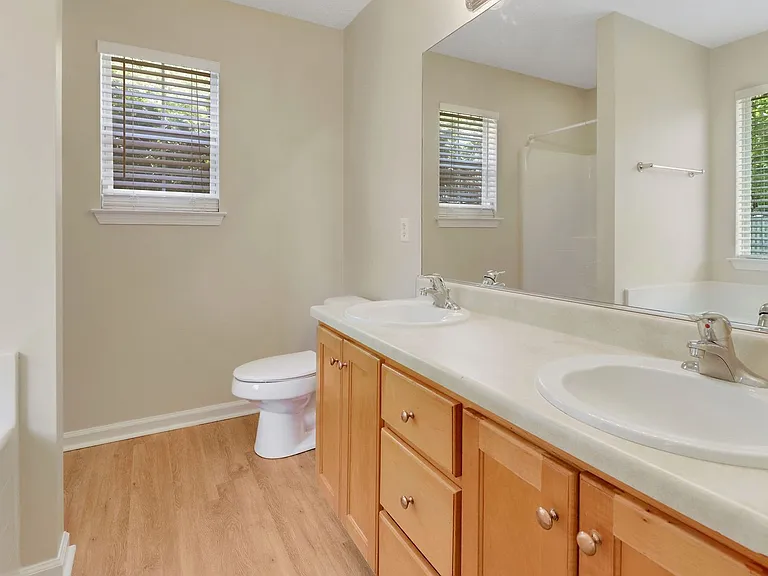836 Laurel Hill Cir — Photo 23