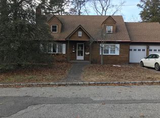 4 Holly St, Toms River, NJ 08753