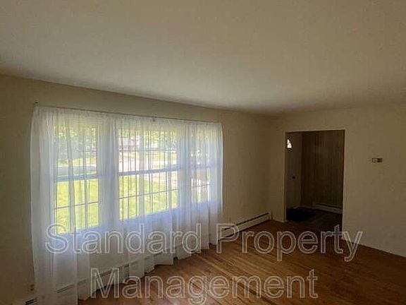 4th image of 110 Hillary Dr