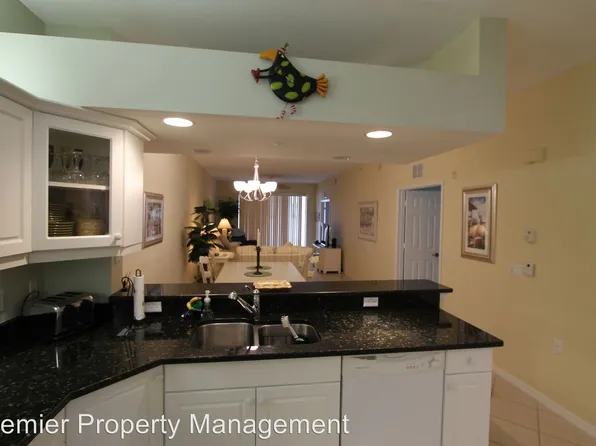 2386 Magnolia Ave APT 15, Naples, FL 34112