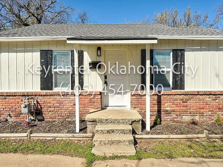 4913 N Willow Ave — Photo 5