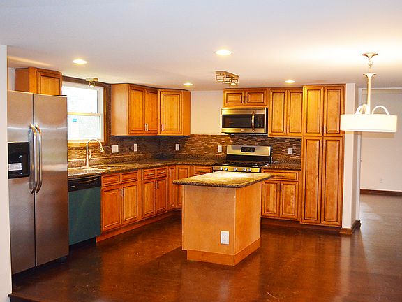 4th image of 3 Beaverbrook Ct