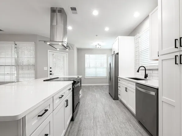 Legacy Arboretum Apartments