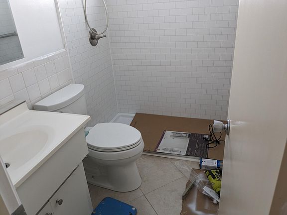 5th image of 4914 NW 48th Ave