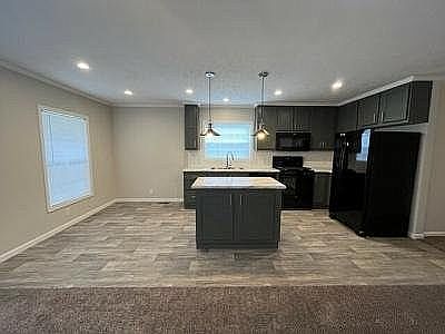 3rd image of 875 Potomac Ave #27