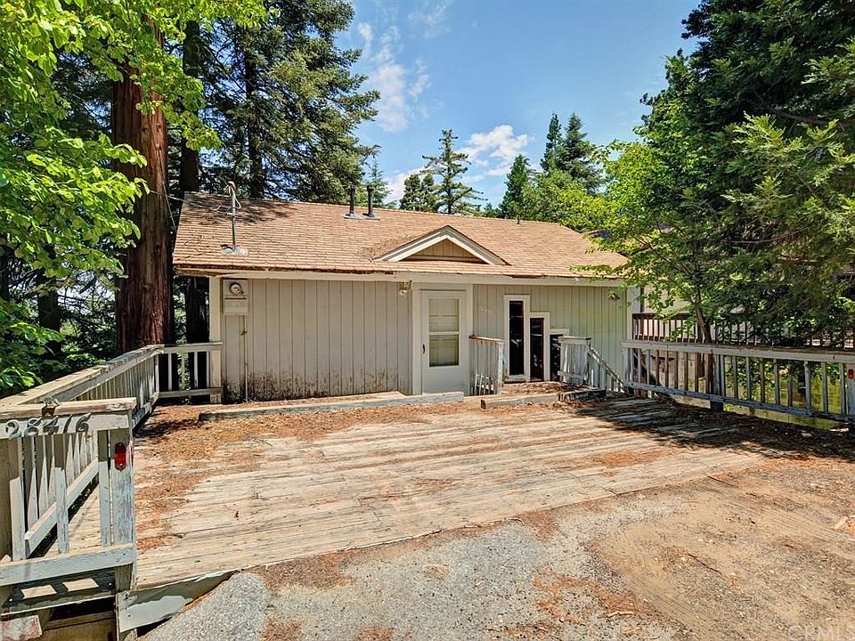 1st image of 28416 Larchmont Ln