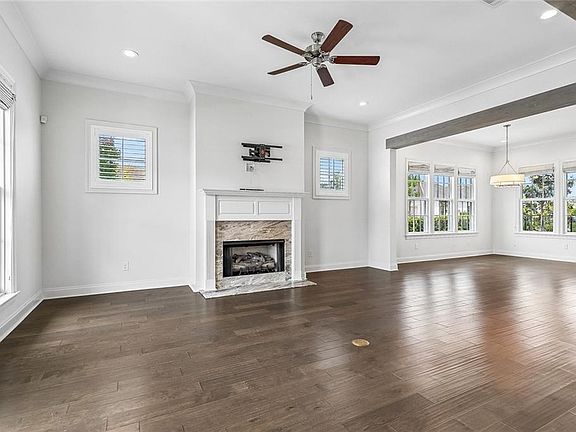 5th image of 584 Bocage Ct