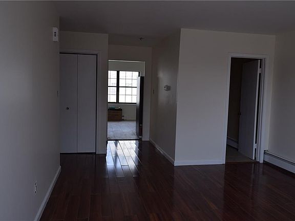 5th image of 21 Essex St