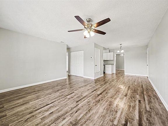 2nd image of 4814 Blarney Dr