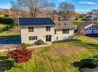 160 Yankee Peddler Dr, Somerset, MA 02726