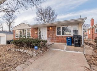7143 Willow Tree Ln, Saint Louis, MO 63130
