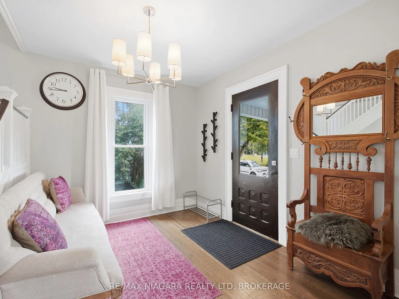4 bed, $2,400 — Photo 3