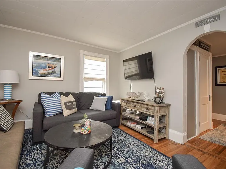 16 Vaughan Ave #2 — Photo 31