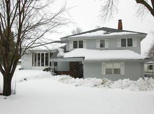 12704 Leavenworth Rd, Omaha, NE 68154