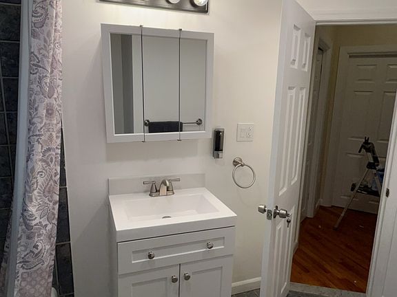 4th image of 8 Pine St #3-A