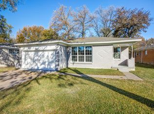 8809 Triton Ln, Dallas, TX 75227