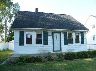 1st image of 1570 E Forest Ave