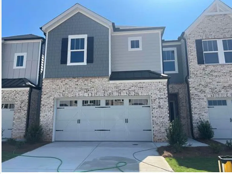 745 Gabby Point — Photo 1