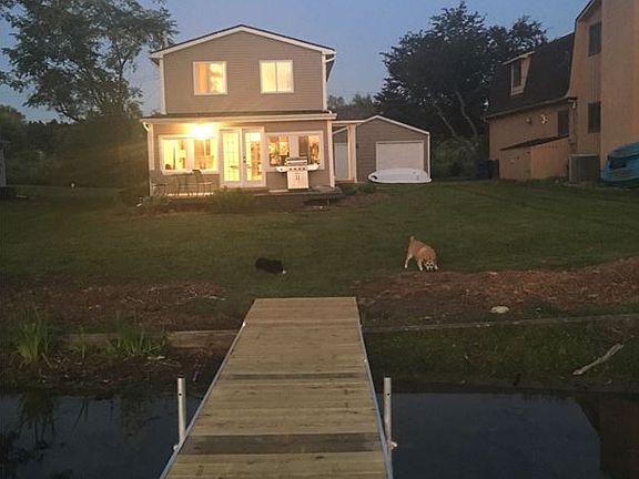 2nd image of 1332 Bayview Dr