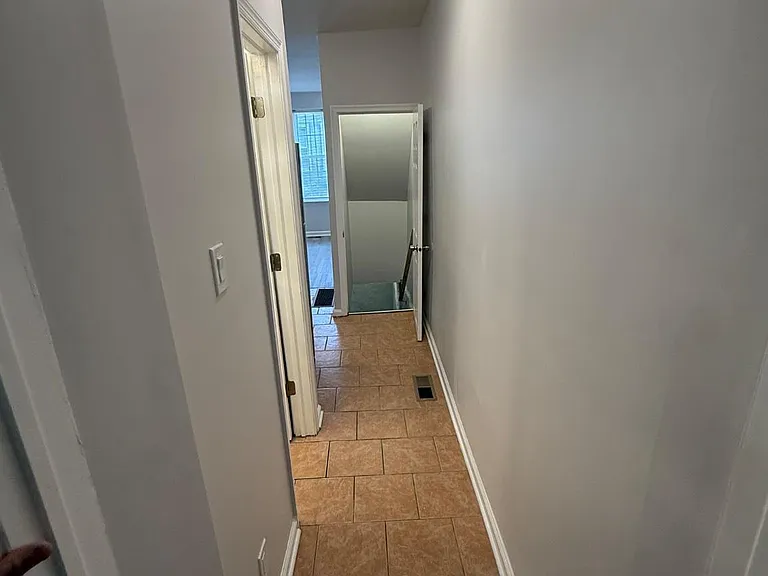 1920 N Darien St — Photo 22