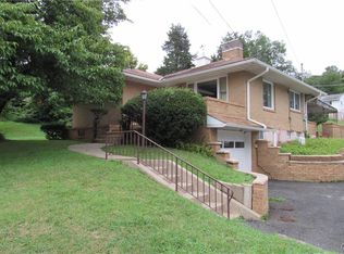 215 E Elizabeth Ave, Easton, PA 18040