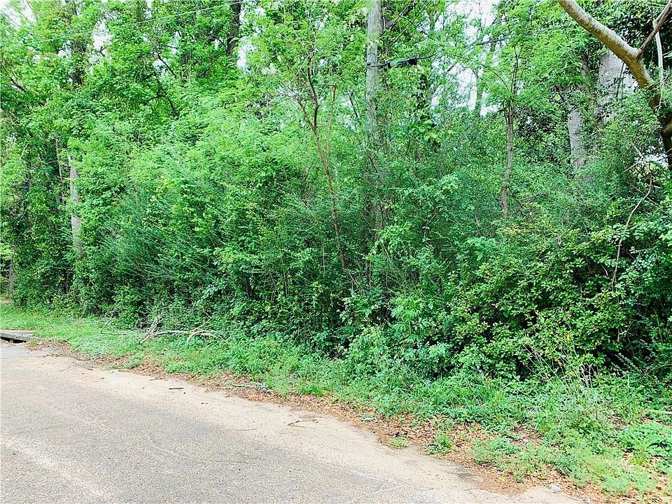 2nd image of Avenue C