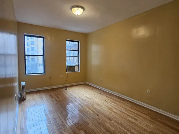 701 West 175th Street 2J image 1 of 7