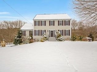 16 Old Grove St, Franklin, MA 02038
