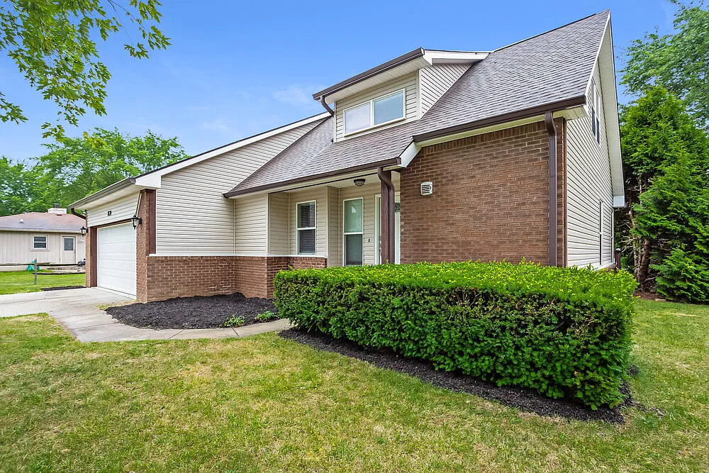 3 bed, 2.0 bath, 1685 sqft, $2,005 — Photo 4