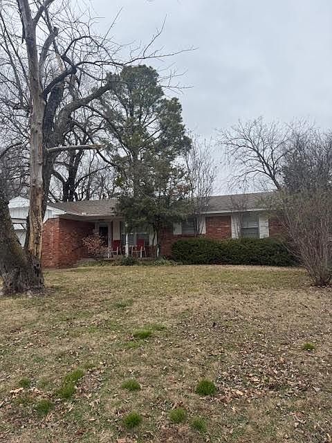 2nd image of 515 Inwood Dr
