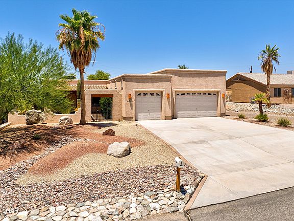 2nd image of 3255 Palmtree Dr