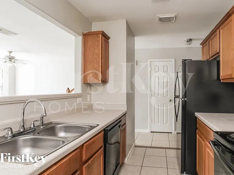 2935 La Estancia Ln — Photo 5