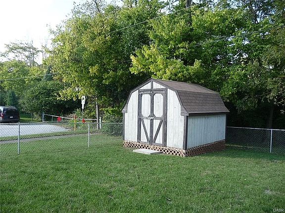 4th image of 341 Diana Dr