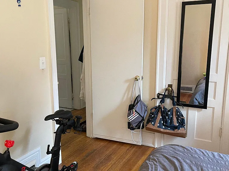 598 Ashland Ave #4 — Photo 3