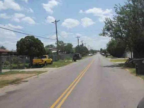 4th image of 1524 Orquidia Ln